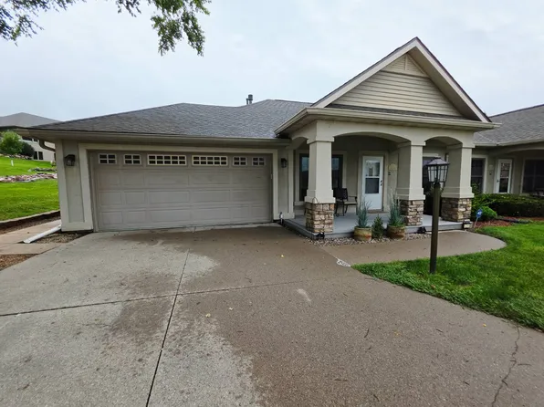 5215 Sunridge Dr, Pleasant Hill, IA 50327
