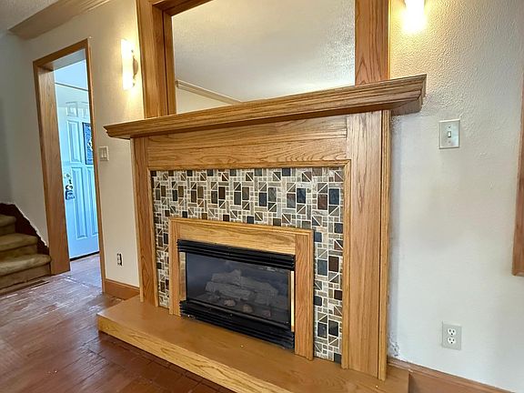 5th image of 211 Kendall Ave N