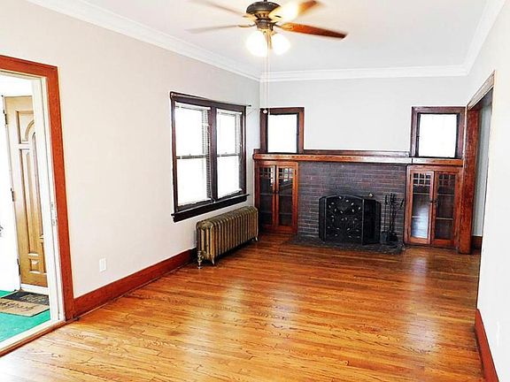 4th image of 415 Fairview Ave N