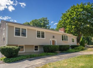 18 River Rd, Merrimac, MA 01860