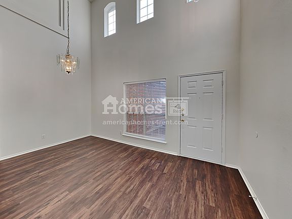 5th image of 233 Willowlake Dr