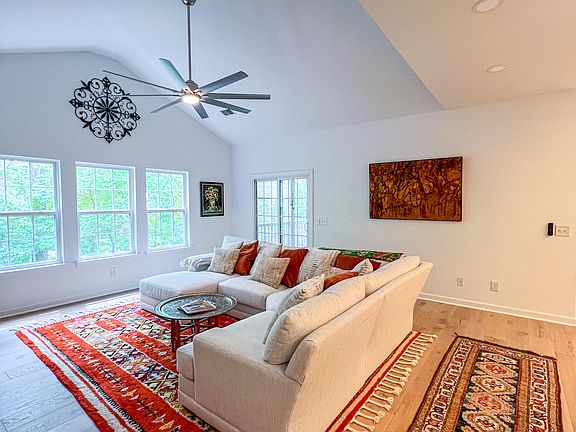 2nd image of 408 S Elgin Ct