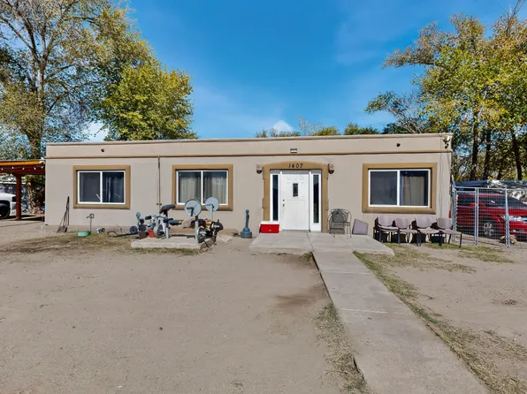 1407 N De Baca Cir SW, Albuquerque, NM 87105