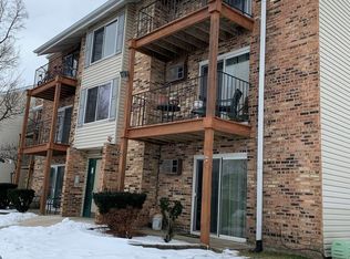 535 W Lies Rd #1, Carol Stream, IL 60188