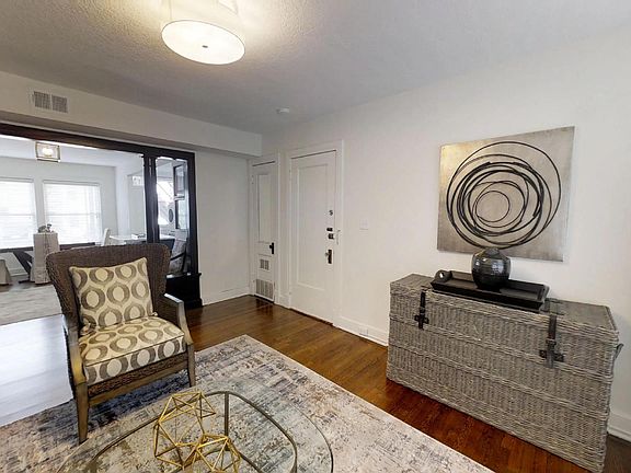4th image of 3832 Wyandotte St #2S