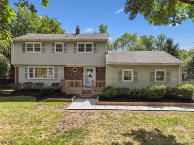 3 Pitcairn Dr, Roseland, NJ, 07068