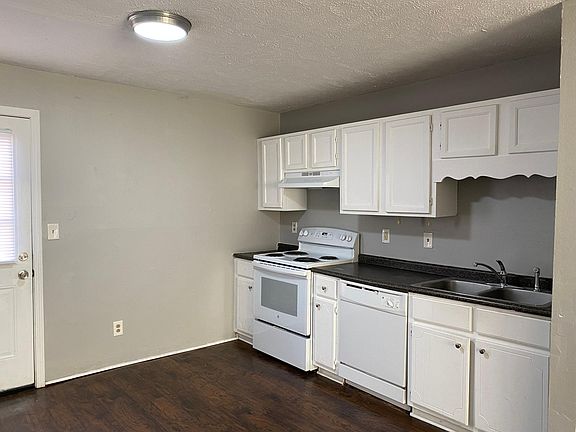3rd image of 25 Brianfield Dr #1