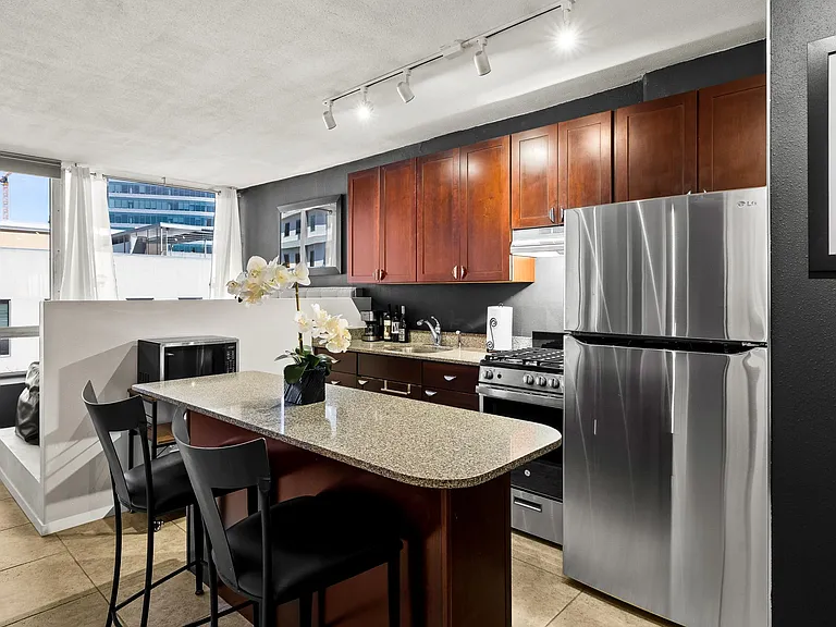 1212 Guadalupe St #406 — Photo 9