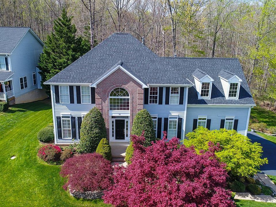 1st image of 18 Monument Dr