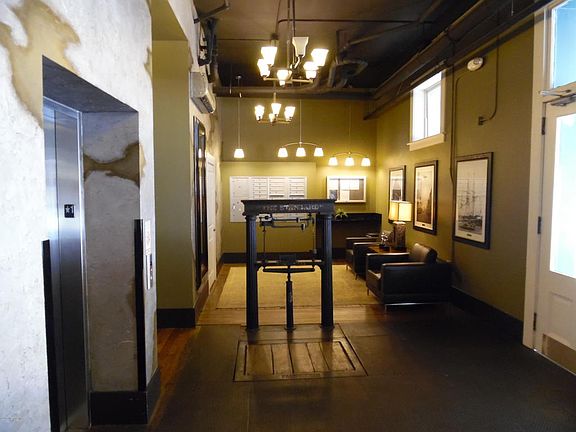 5th image of 301 E Bay St APT 405