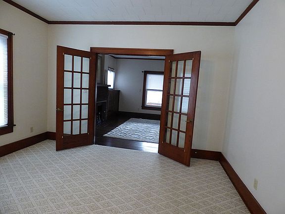 2nd image of 224 W 4th St