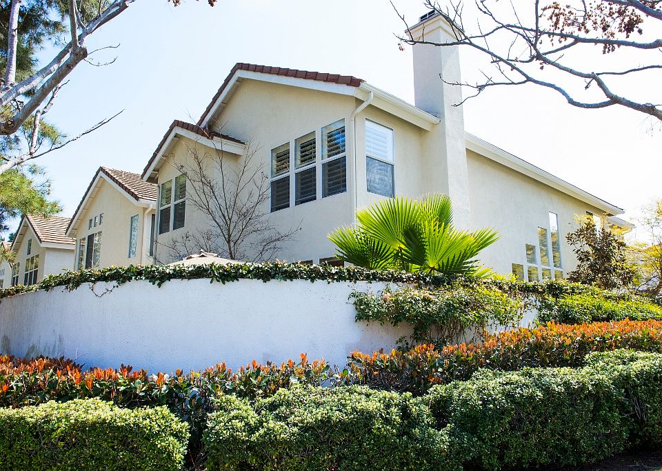 1st House on Left as Enter Complex