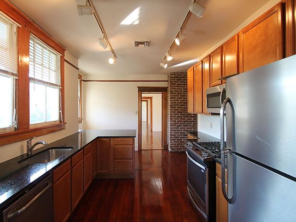 5th image of 2136 Broadway St