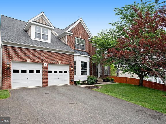 2nd image of 15 Saint Charles Ct