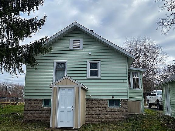5th image of 306 S Main St