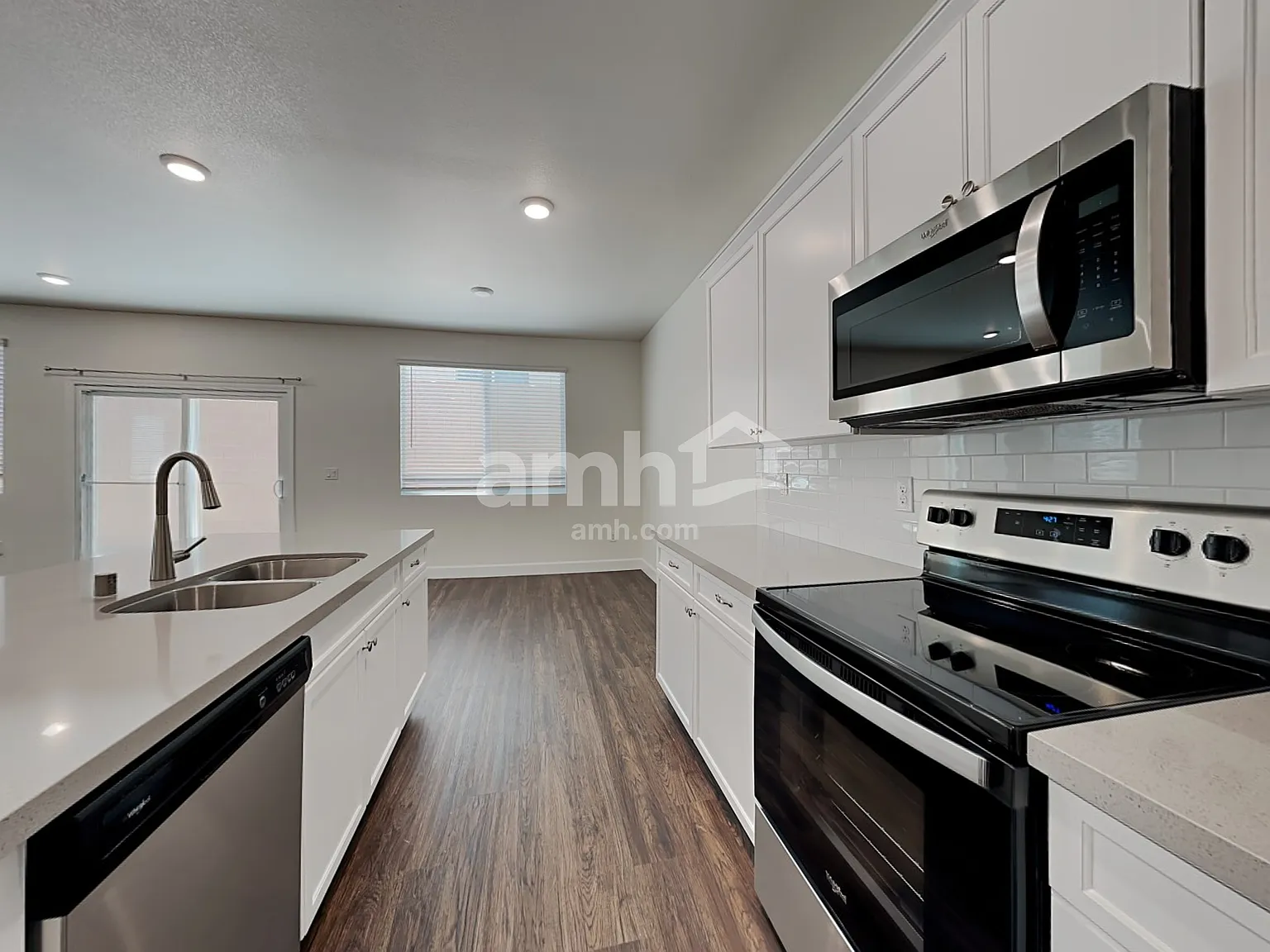 4 bed, 2.5 bath, 2157 sqft, $2,470 — Photo 3