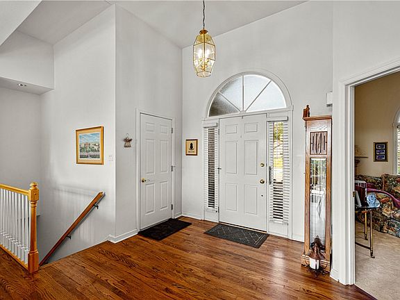 5th image of 245 Arrowhead Ln