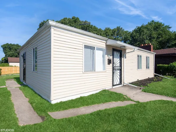 2288 W Taft St, Gary, IN 46404