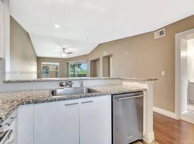 4847 Via Palm Lks, West Palm Beach, FL