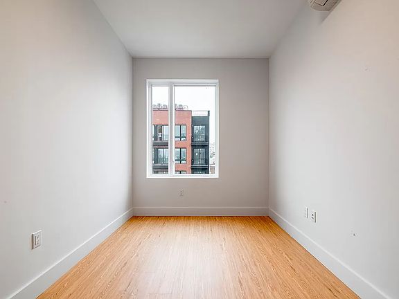 5th image of 156 Erasmus St APT 2B