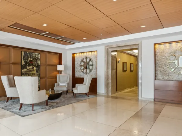 415 Main Street image 6 of 11