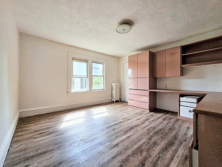 571 Charles Ave #2 — Photo 24
