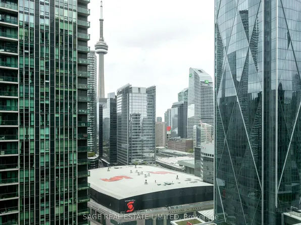 16 Yonge St #2711, Toronto, ON M5E 2A3