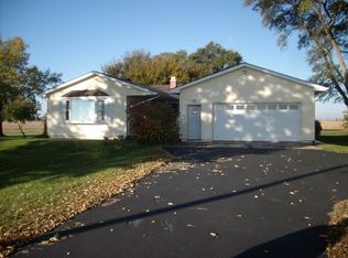 2177 E 15th Rd, Ottawa, IL 61350