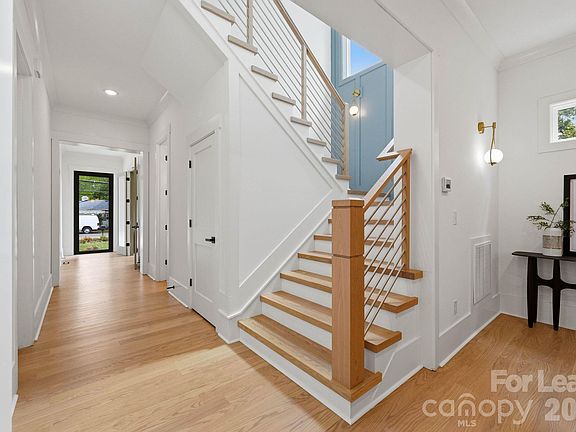 4th image of 4532 Craig Ave