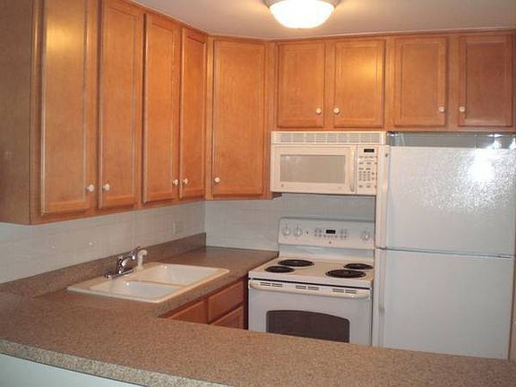 2nd image of 6000 Oakwood Dr APT 2G