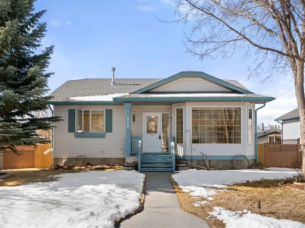 219 N Quigley Dr, Cochrane, AB T4C 1T3