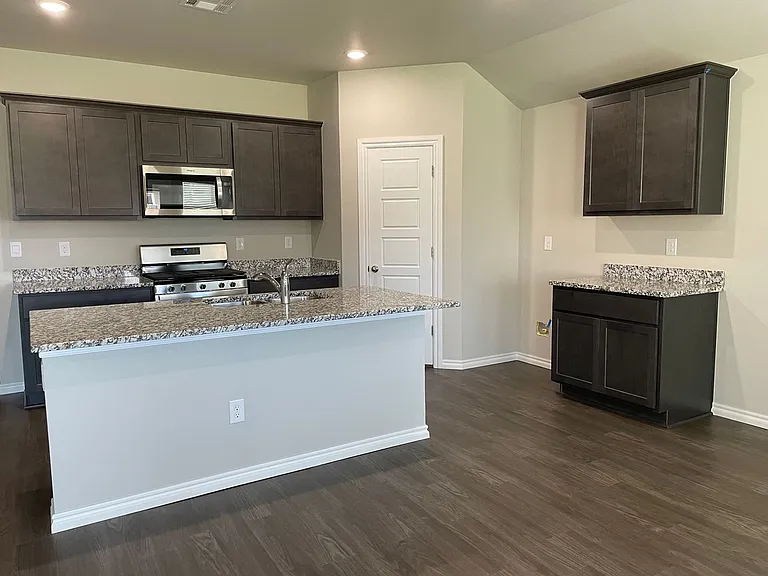 12512 Bending Brook Dr — Photo 2