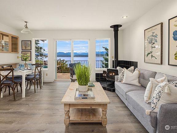 4th image of 239 NE Oyster Point Drive