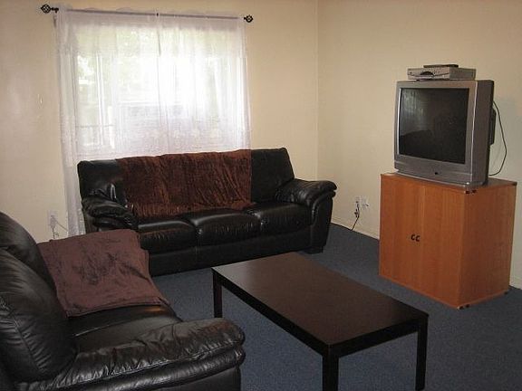 5th image of 22709 88th Ave