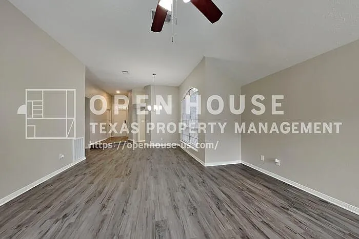 4203 Mountain Peak Way — Photo 4