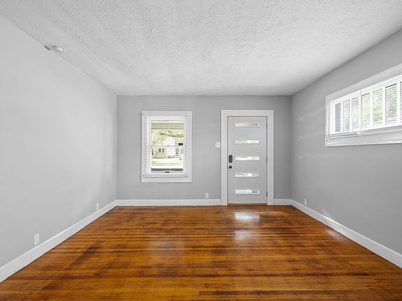 4th image of 4311 N College Ave