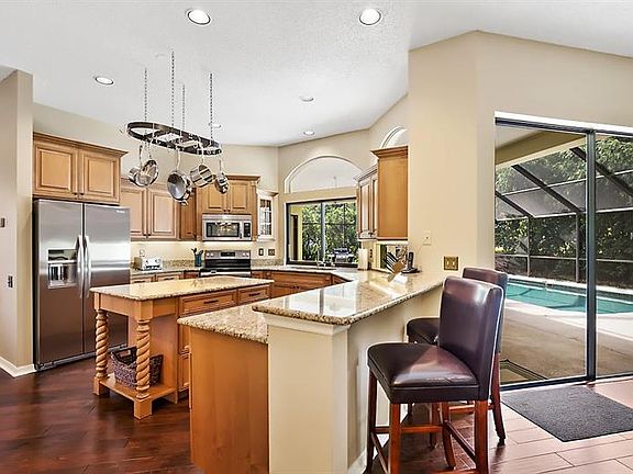 4th image of 4428 Bardsdale Dr