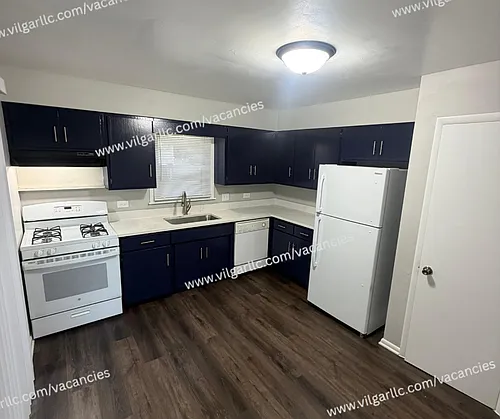 2721 40th Pl Photo 1