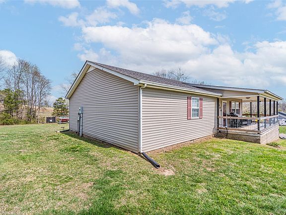 2nd image of 104 Bluegrass Dr
