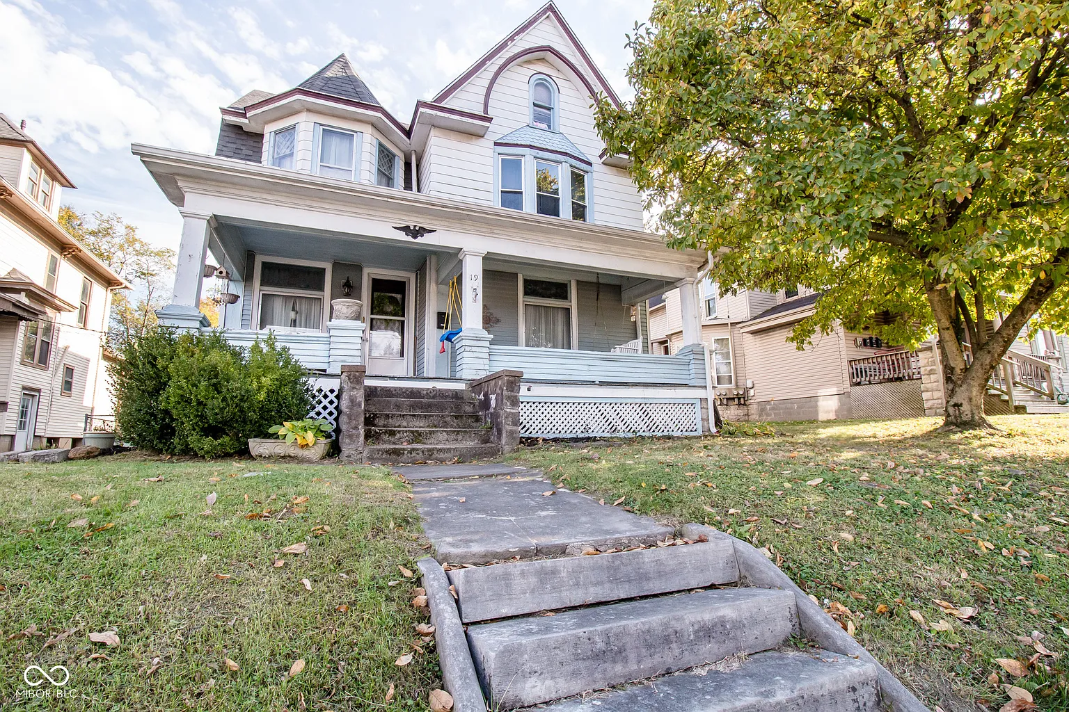 19 W Walnut St photo 1