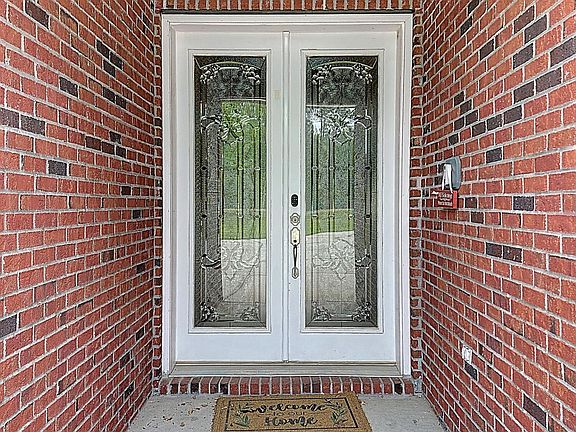 4th image of 2851 Armsdale Road