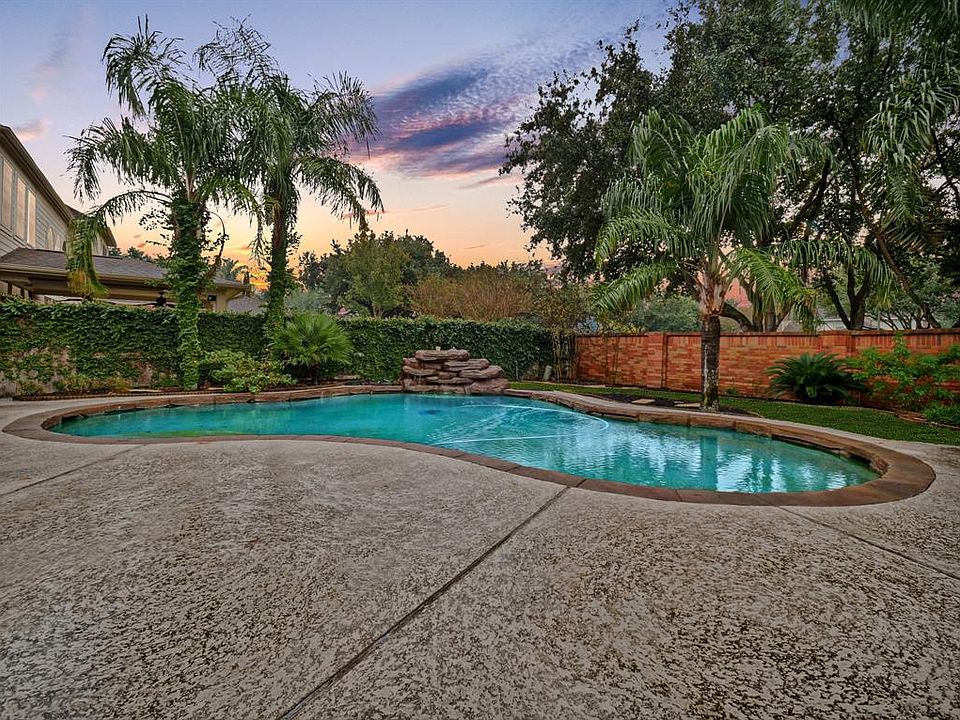 1st image of 12111 Shadowhollow Dr