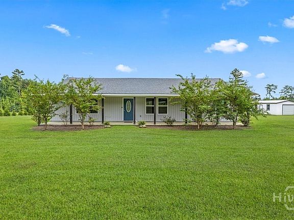 2nd image of 826 Modoc Drive