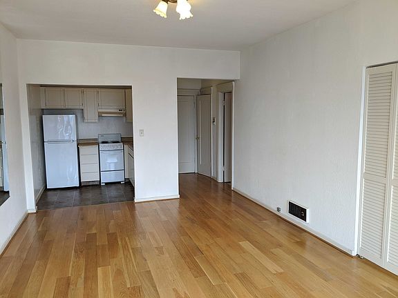 3rd image of 1770 Lombard St #305