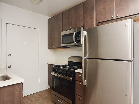 2nd image of 2639 N Spaulding Ave #W3