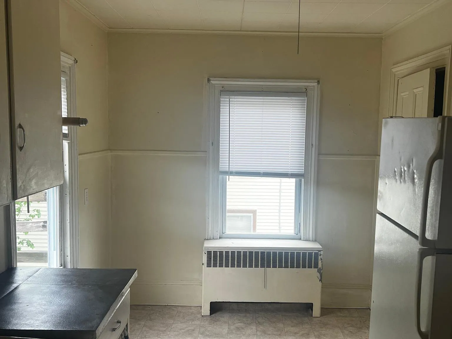 3 bed, 1200 sqft, $1,750 — Photo 3