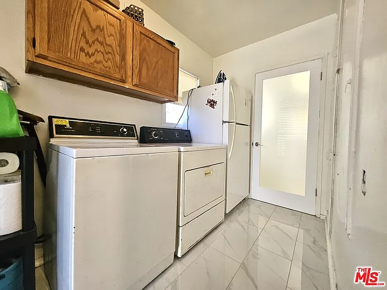 2211 W 78th Pl — Photo 14