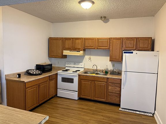 3rd image of 10 N Lancaster St