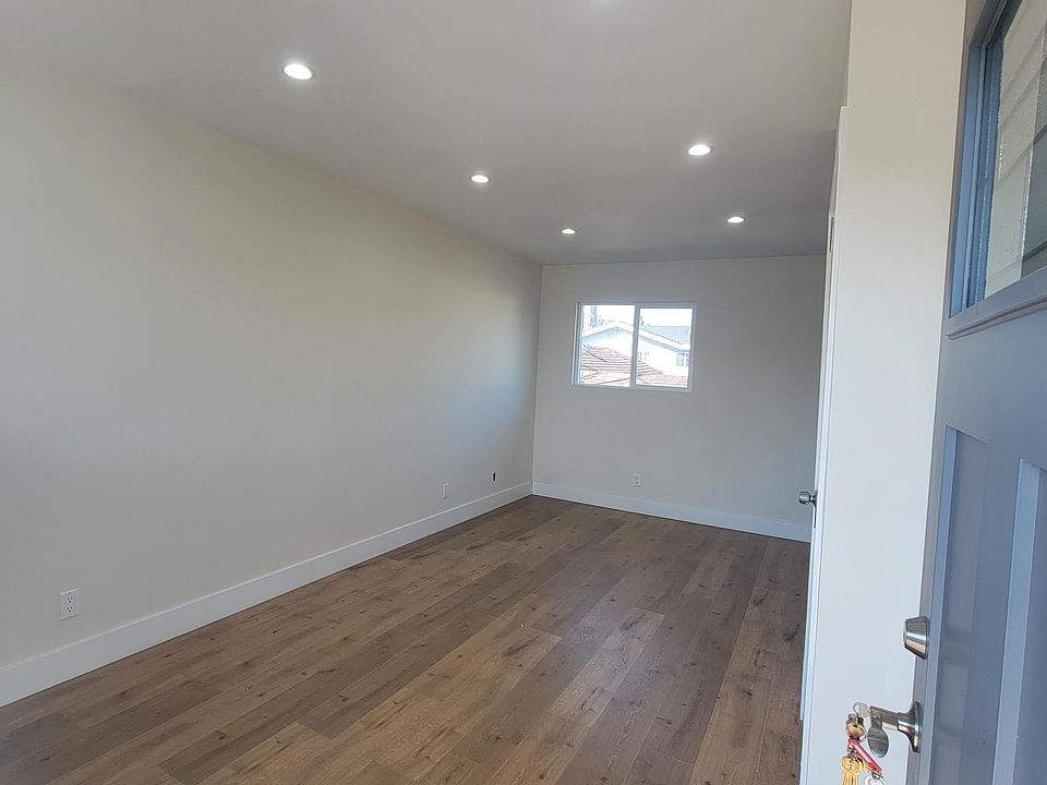 1st image of 2917 N Coolidge Ave APT 3