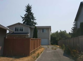 9711 10th Ave E, Tacoma, WA 98445